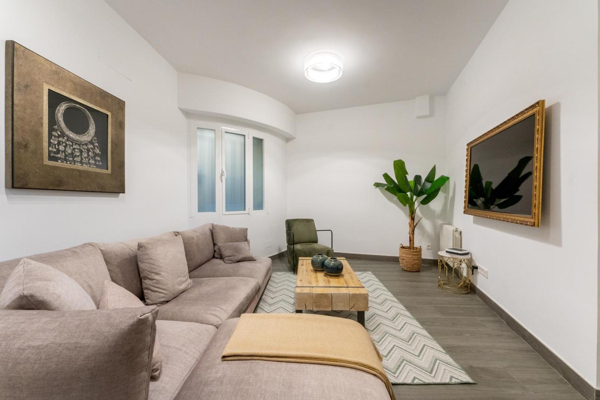 Luxe Apartment In Plaza De Espana Madrid Esterno foto