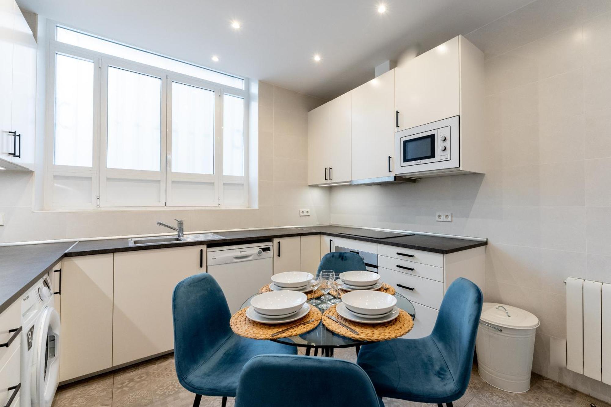 Luxe Apartment In Plaza De Espana Madrid Esterno foto
