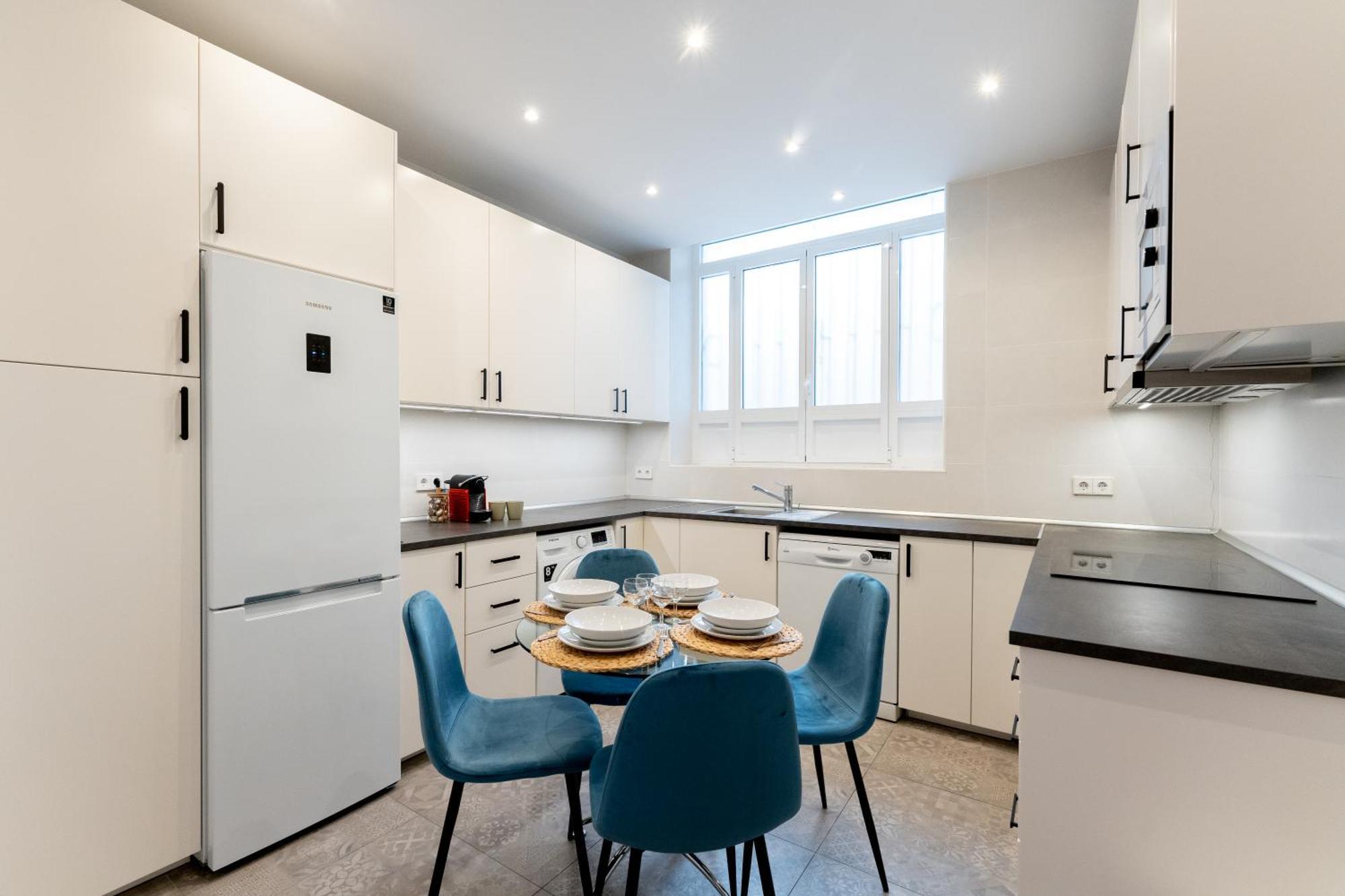 Luxe Apartment In Plaza De Espana Madrid Esterno foto