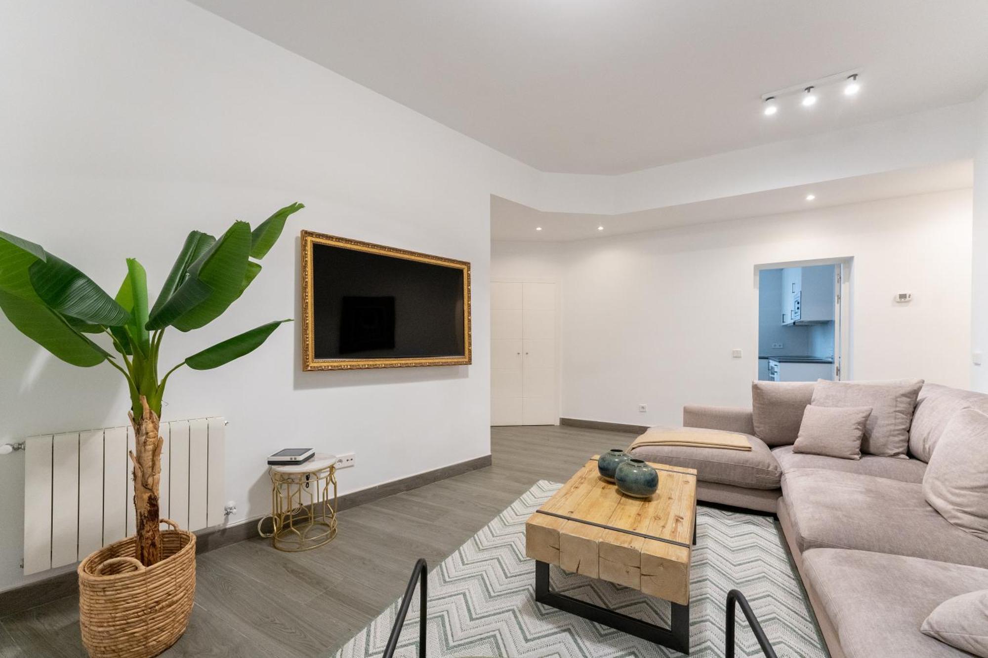Luxe Apartment In Plaza De Espana Madrid Esterno foto